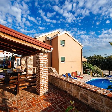 Splendid Holiday Home In Jasenice Масленица Екстериор снимка