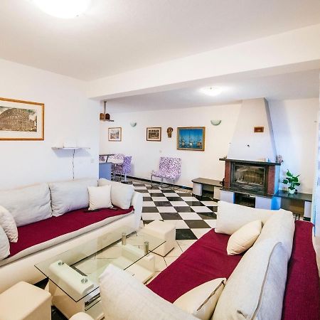 Splendid Holiday Home In Jasenice Масленица Екстериор снимка