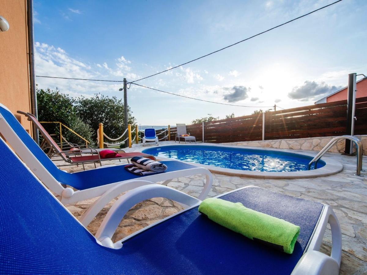 Splendid Holiday Home In Jasenice Масленица Екстериор снимка