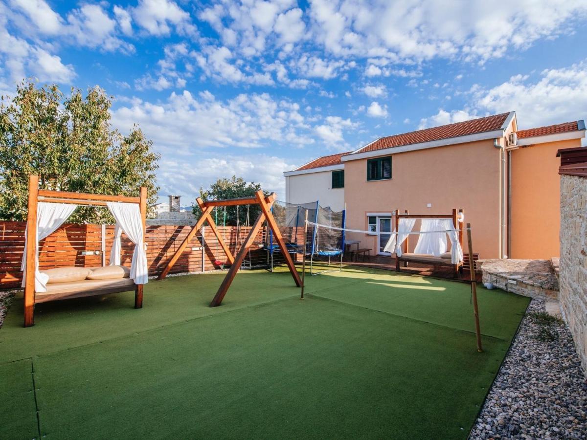 Splendid Holiday Home In Jasenice Масленица Екстериор снимка