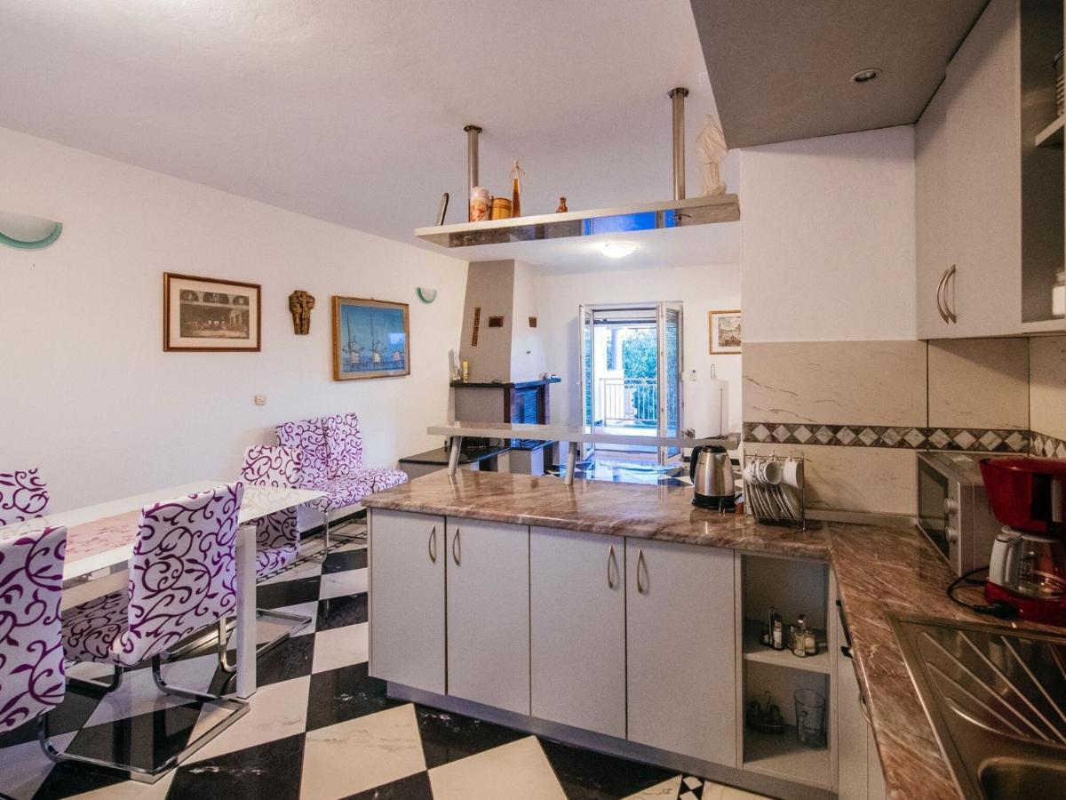 Splendid Holiday Home In Jasenice Масленица Екстериор снимка